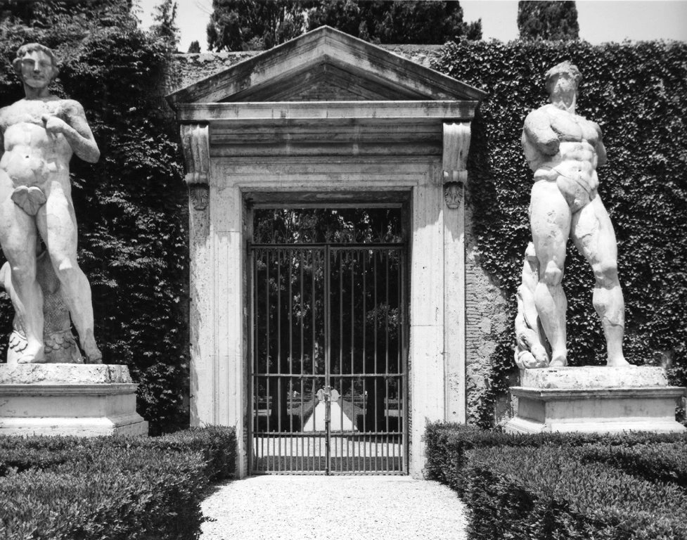 Colossi - Villa Madama, Roma